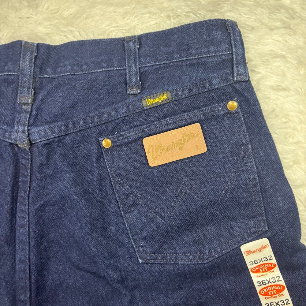 Vintage 90s Wrangler 13MWZ Deadstock Navy Cowboy Cut Jeans Made USA 36x32